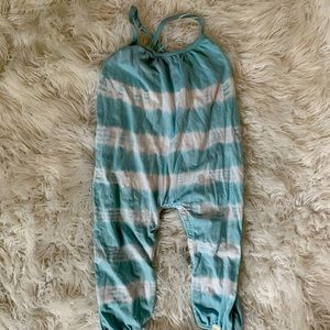 Infant burtsbees onesie